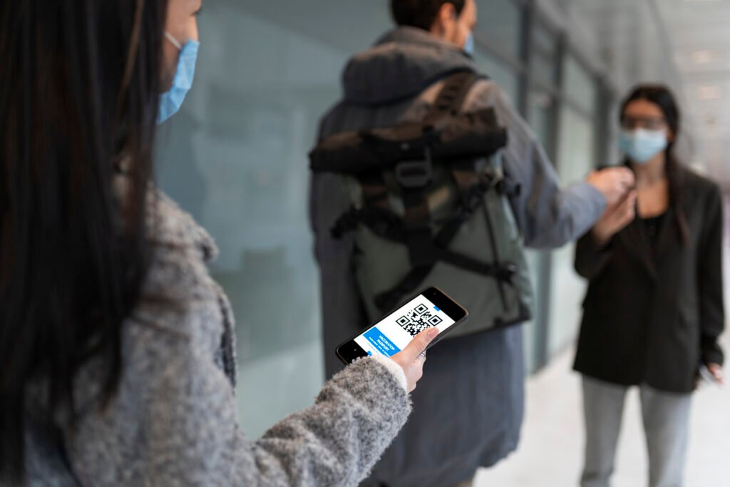 people traveling with vaccination passport